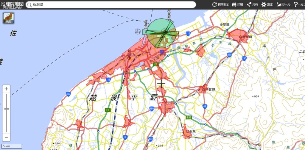 国土地理院地図で新潟県を表示させ、DIDと空港周辺等に該当する場所を表示
